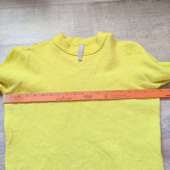 Athleta Heathered Yellow Merino Extra Fine Wool Blend Sweater Size Medium M - Picture 3 of 9